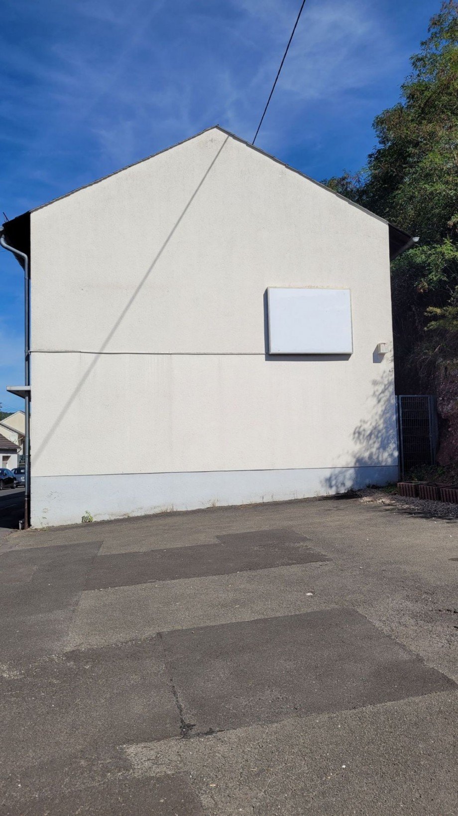 Seitenansicht links Mehrfamilienhaus Idar-Oberstein / Weierbach