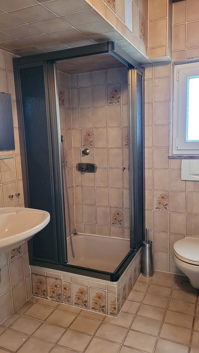 Bad EG Mehrfamilienhaus Idar-Oberstein