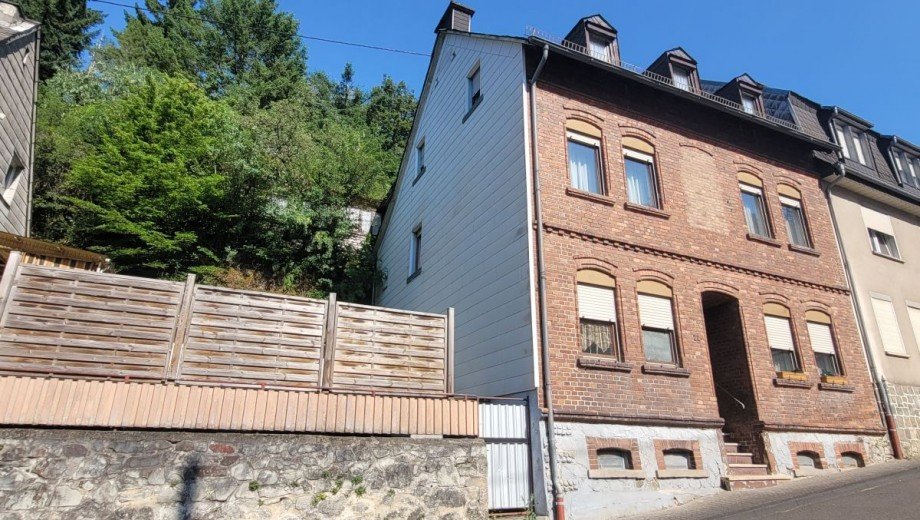 linke Seite Haus Idar-Oberstein/ Stadtteil Oberstein