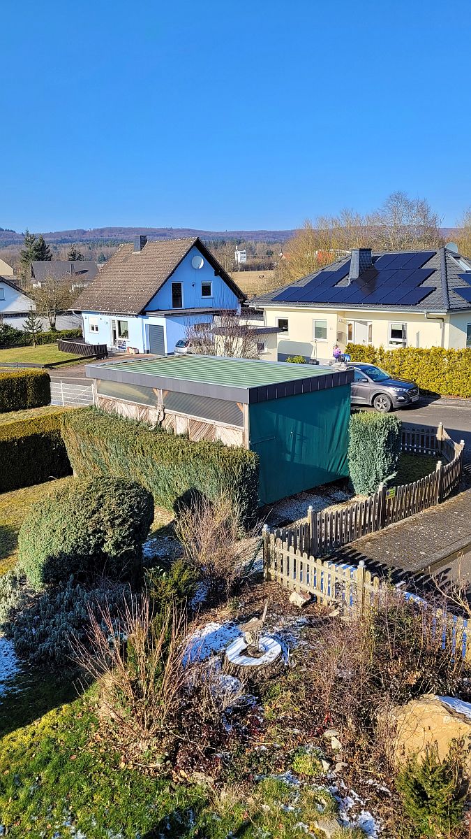Carport von oben Einfamilienhaus Hennweiler