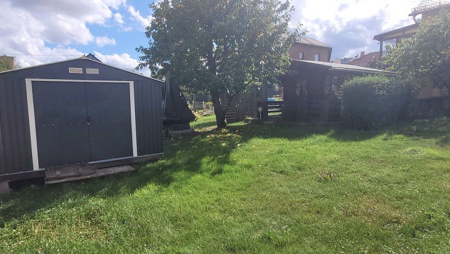 Garten mit Gartenhaus Einfamilienhaus Stipshausen