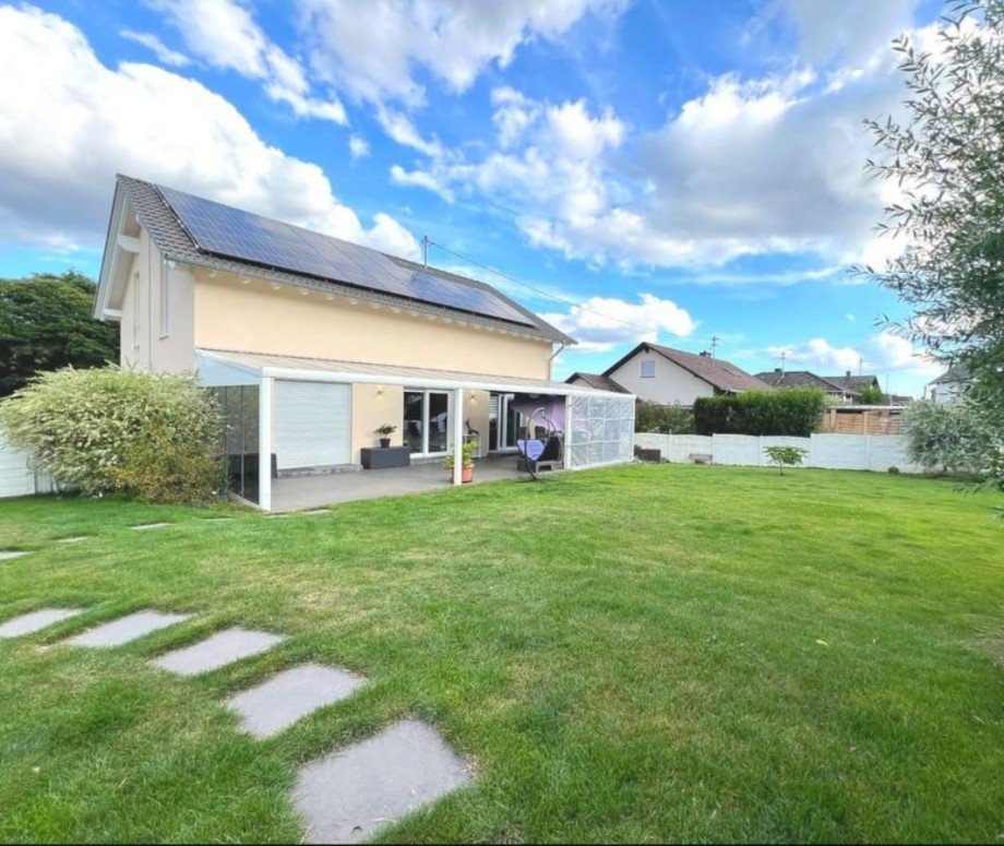 R�ckseite Einfamilienhaus Bergen