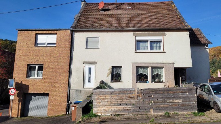 Vorderansicht B�renbach Zweifamilienhaus Zweifamilienhaus mit gro�em Grundst�ck