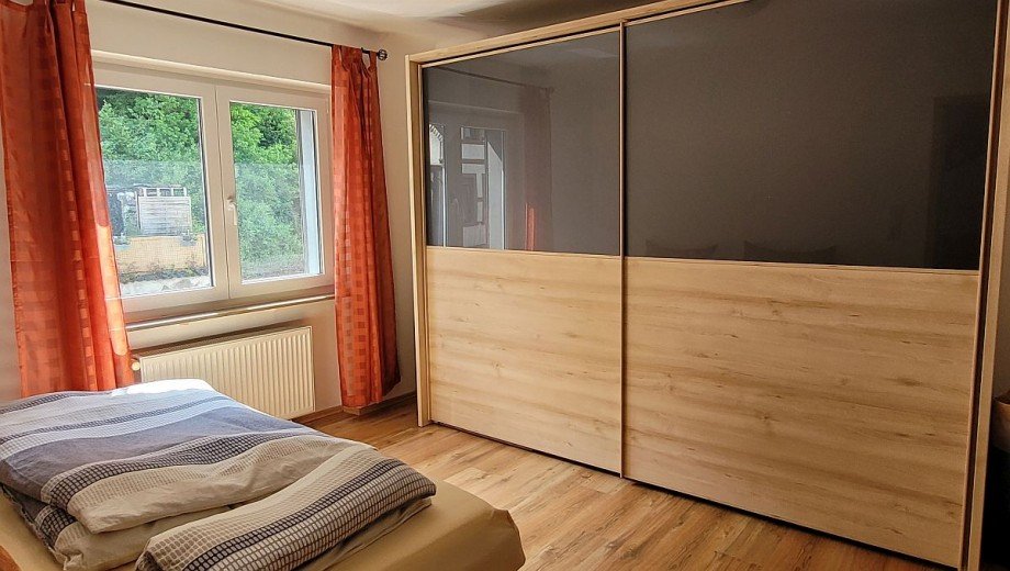 Schlafzimmer. Reihenmittelhaus Kirn