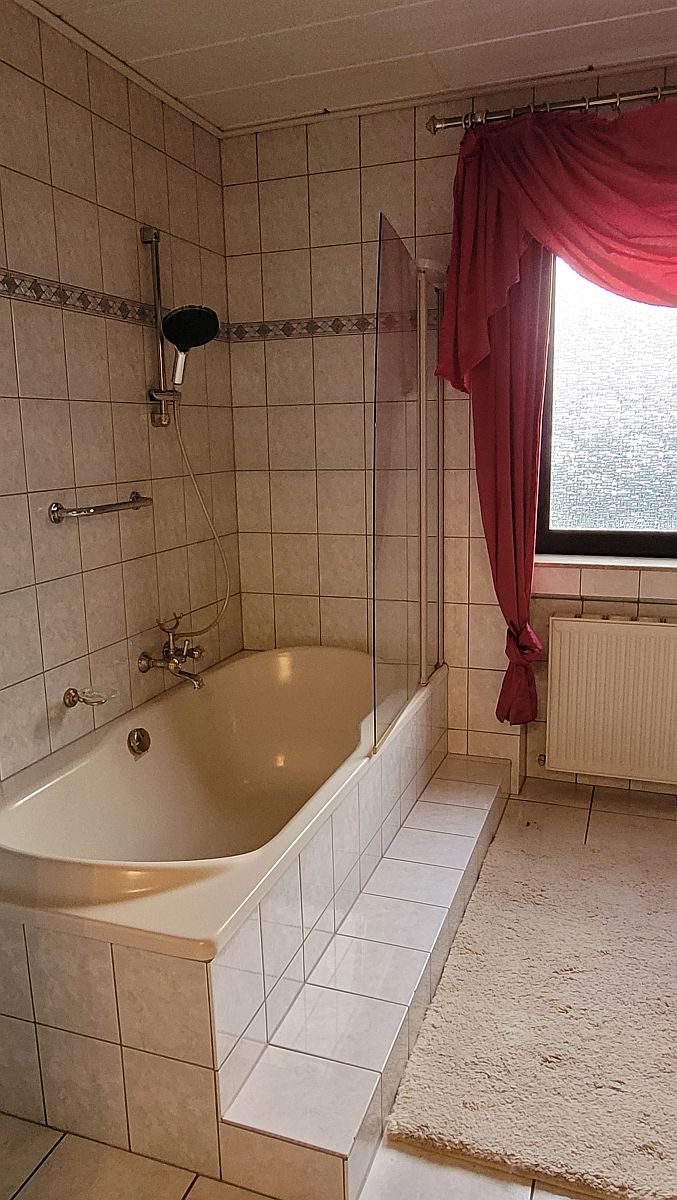 Bad EG Einfamilienhaus Idar-Oberstein / Mittelbollenbach