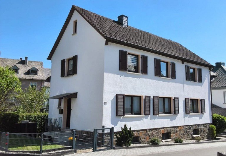 Vorderansicht Kirn Haus Ein- bis Zweifamilienhaus mit Garage