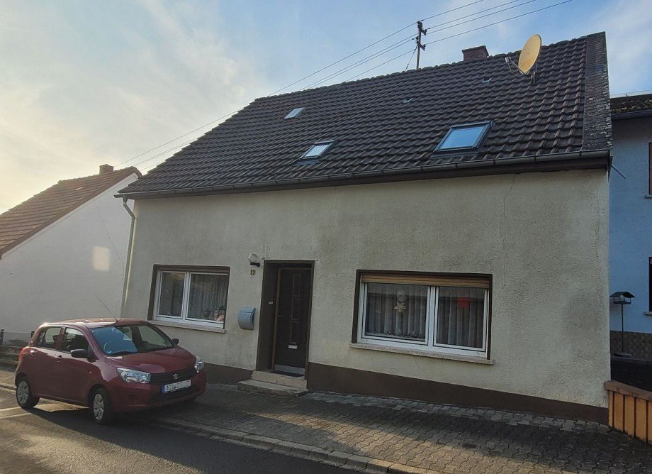 Vorderansicht von rechts Einfamilienhaus B�renbach bei Kirn