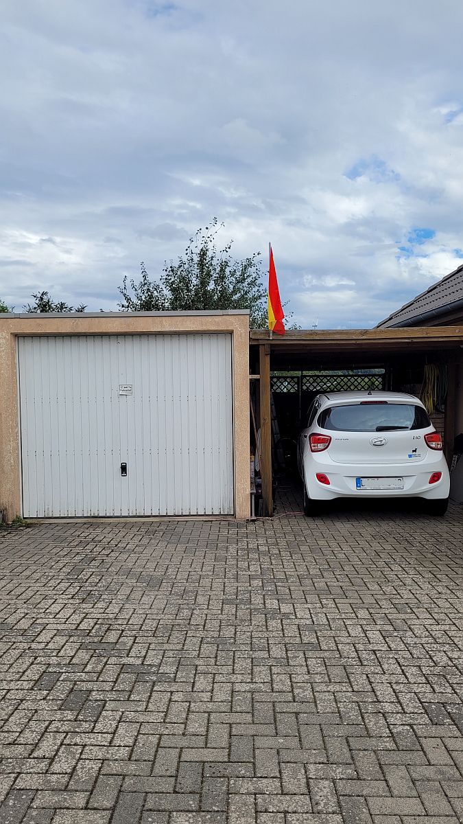 Garage und Carport Bungalow Dienstweiler