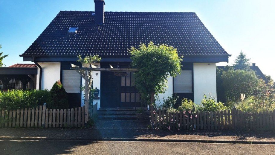 Vorderansicht Einfamilienhaus Hennweiler
