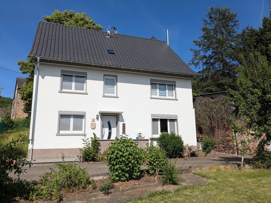 Vorderansicht Einfamilienhaus Schmidthachenbach