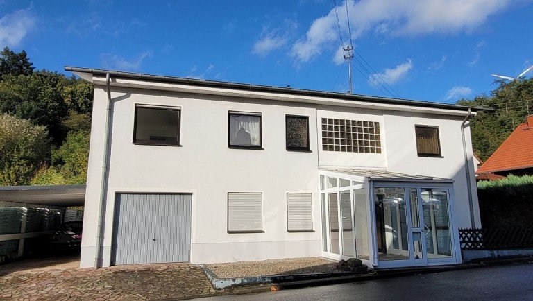 Vorderansicht Idar-Oberstein / Mittelbollenbach Einfamilienhaus VERKAUFT: Einfamilienhaus mit Option einer Einliegerwohnung in Idar-Oberstein / Mittelbollenbach