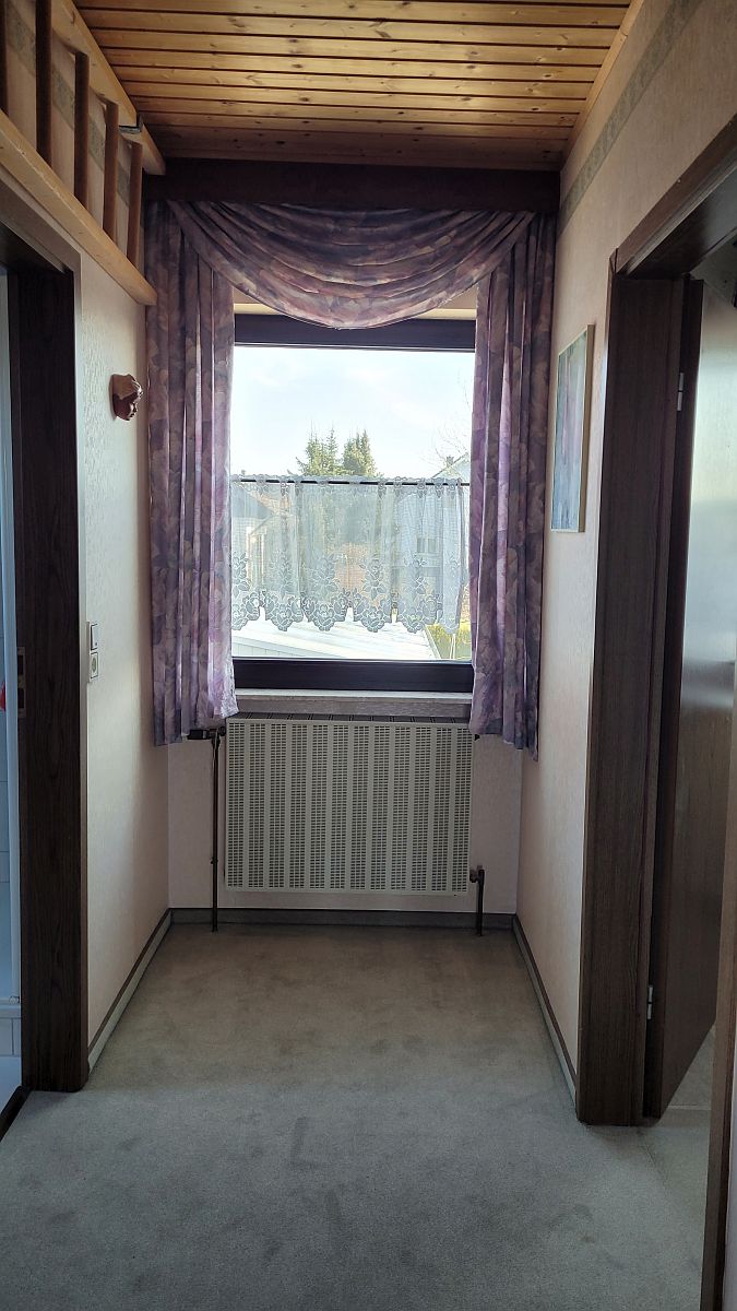 Flur DG Einfamilienhaus Hennweiler