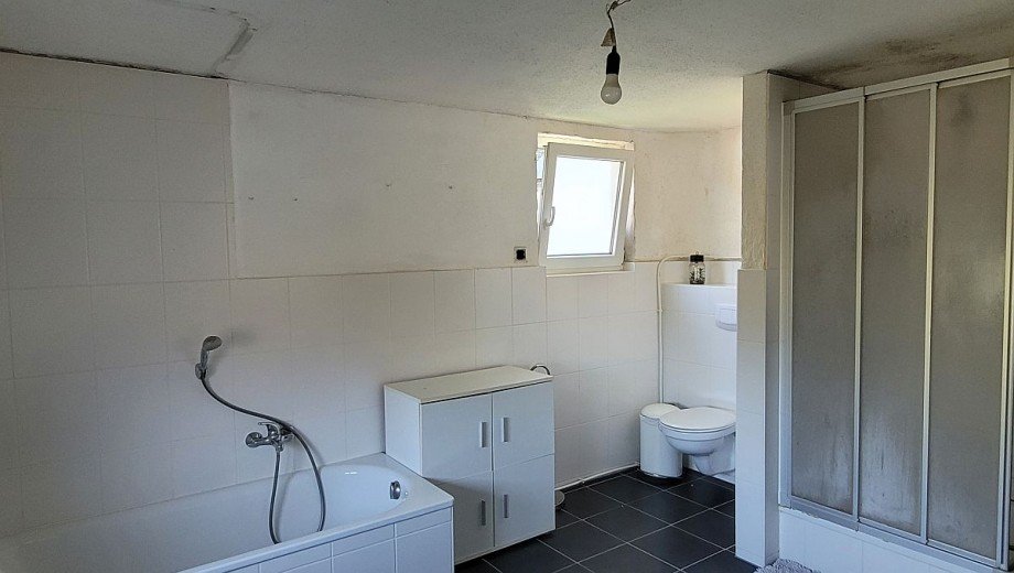 Bad Zweifamilienhaus B�renbach