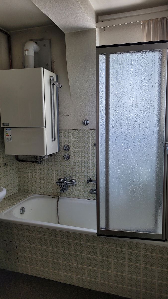 Bad 2. OG Mehrfamilienhaus Idar-Oberstein