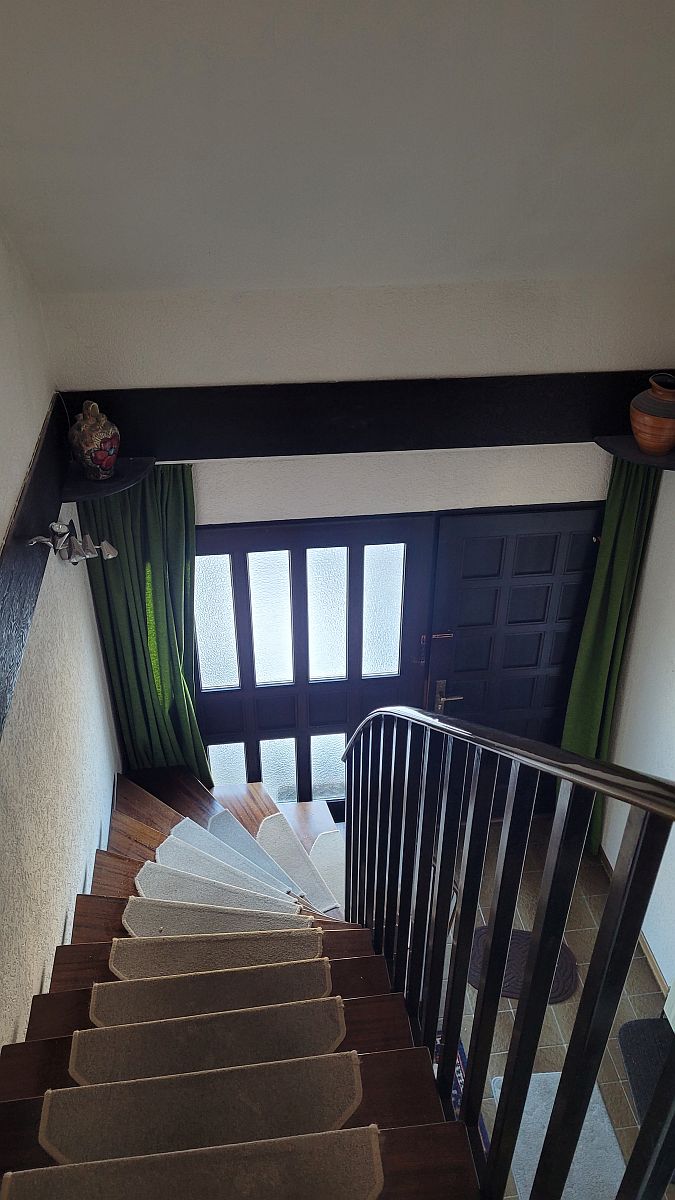 Treppen zum DG Einfamilienhaus Hennweiler