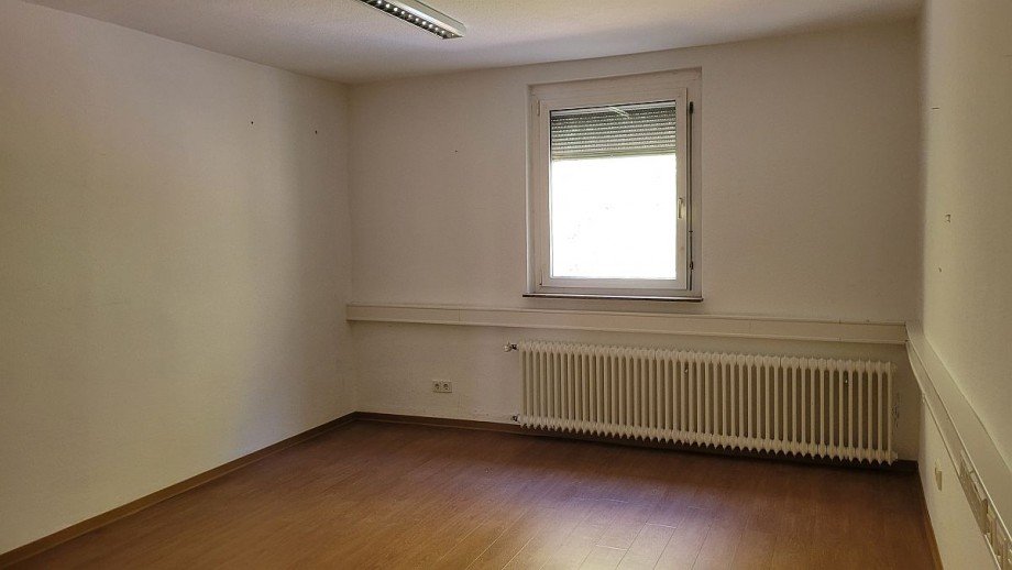 Schlafzimmer 1. OG Mehrfamilienhaus Idar-Oberstein